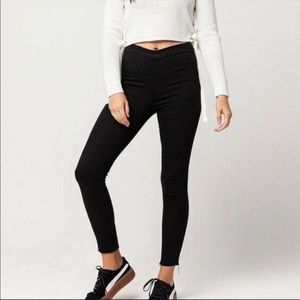 FREE PEOPLE Easy Goes It Raw Hem Jegging Black, Size 29